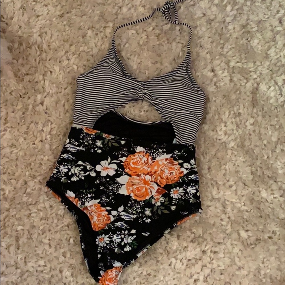 Cupshe swimsuit